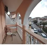 Studio Apartmani Sara