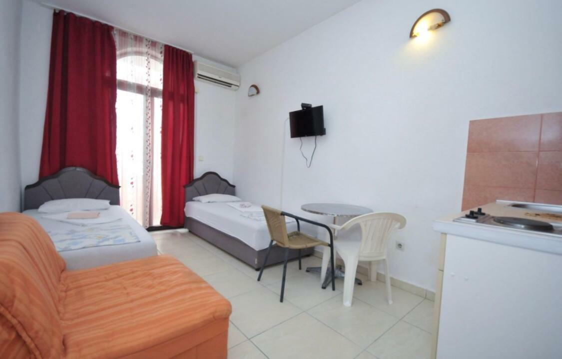 Studio Sara Budva