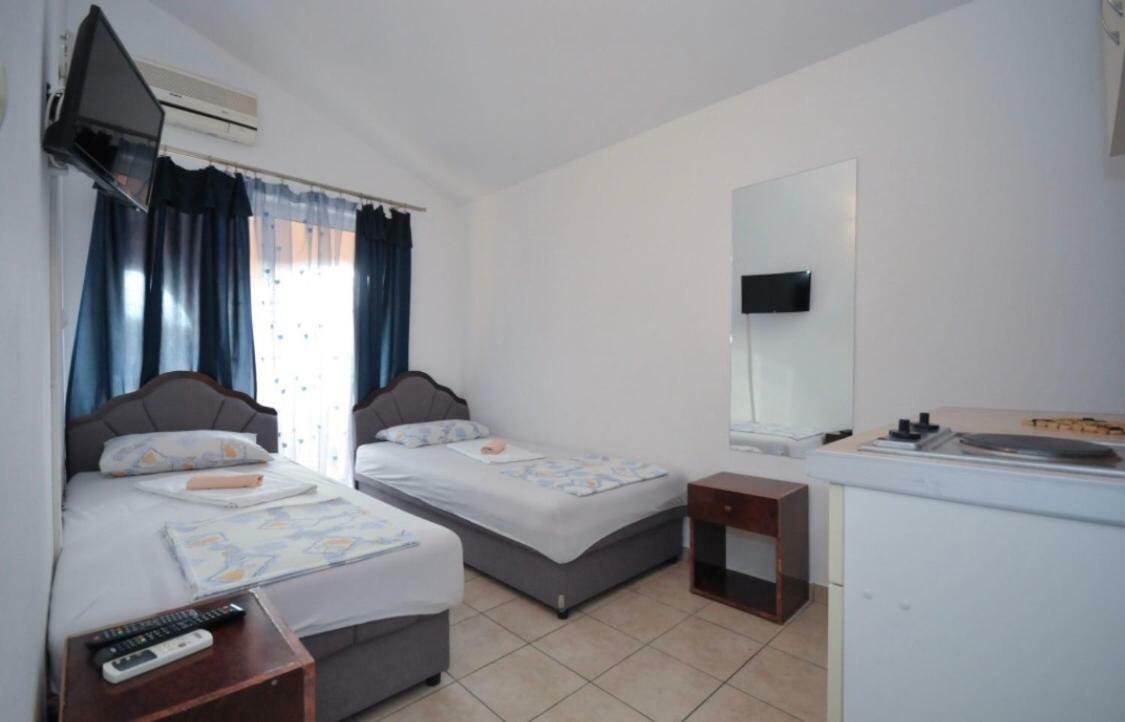 Studio Sara Apartment Budva